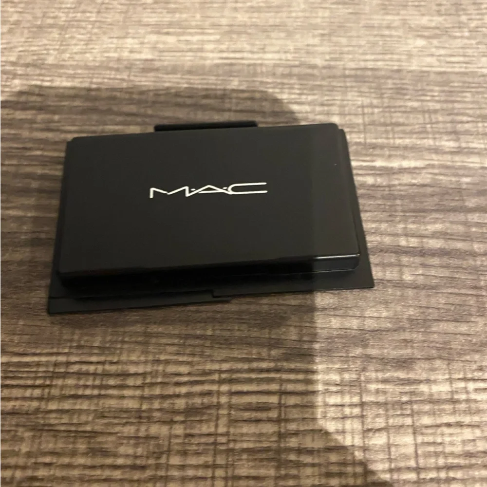 M.A.C bundle - Picture 4 of 6